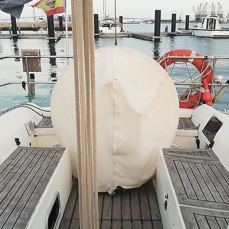 Boat-Apartamento Flotante Cadiz.. La Juanita Arroyo ภายนอก รูปภาพ