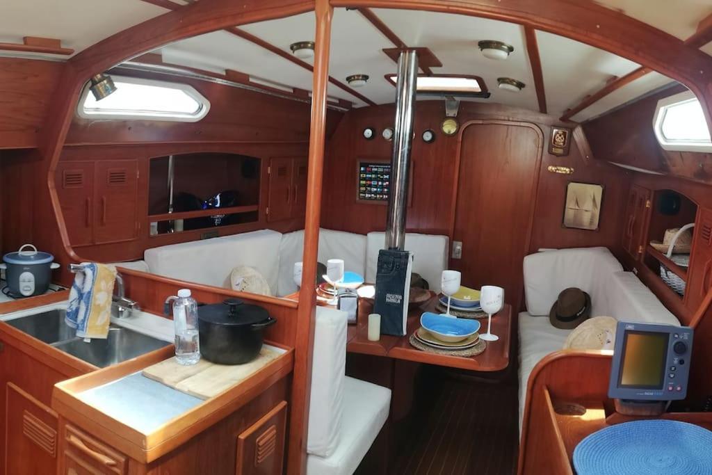 Boat-Apartamento Flotante Cadiz.. La Juanita Arroyo ภายนอก รูปภาพ