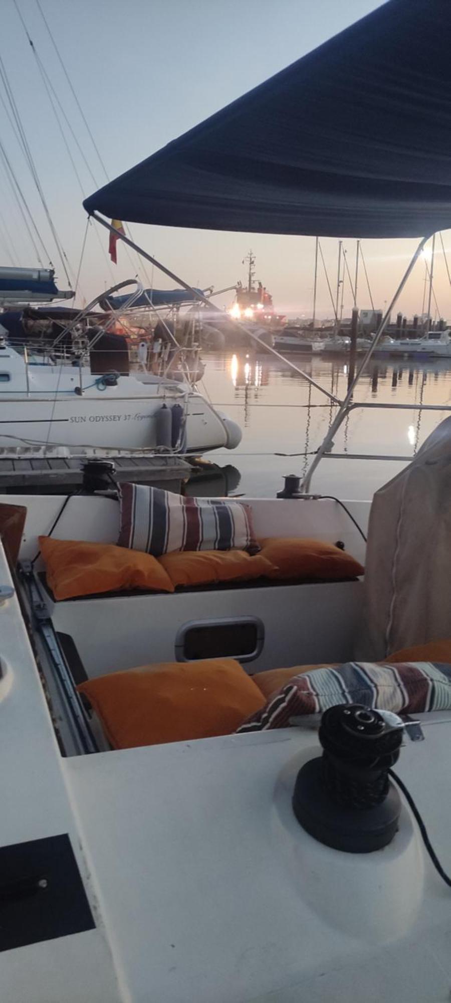 Boat-Apartamento Flotante Cadiz.. La Juanita Arroyo ภายนอก รูปภาพ